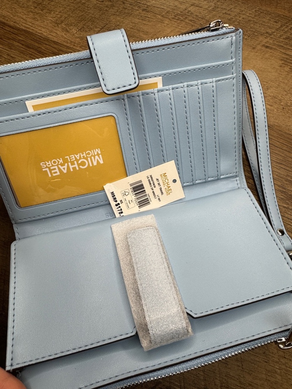 Michael Kors Light Large Jet Set Light Sky Blue Ombre Signature Wristlet - Picture 5 of 5